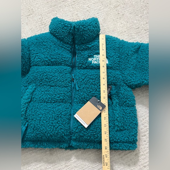 NWT North Face Nuptse Down Filled Cropped Coat - Picture 8 of 10